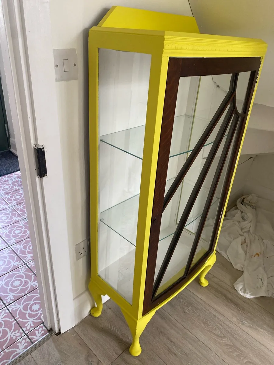 China cabinet - Image 2