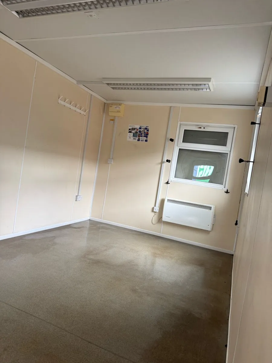 Anti vandal office 32 ft - Image 3