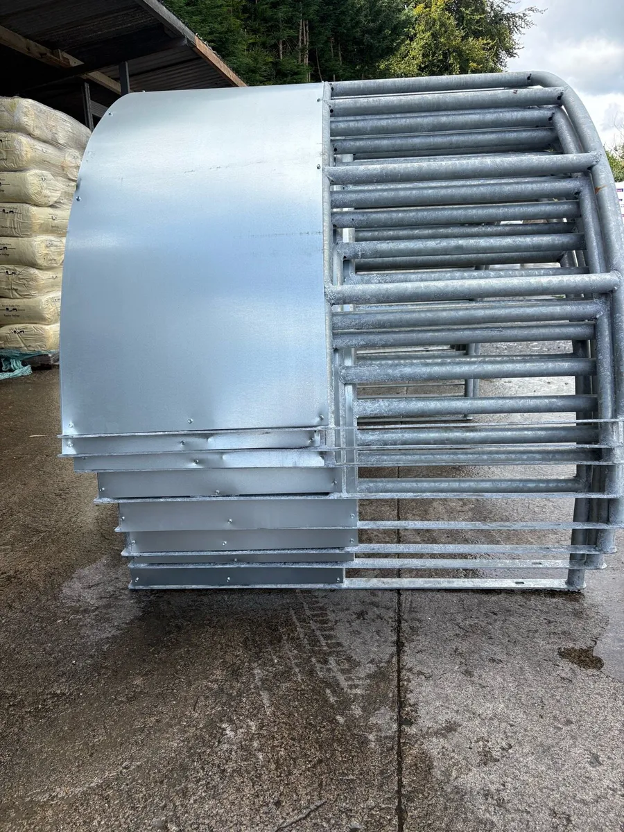 Ring feeders