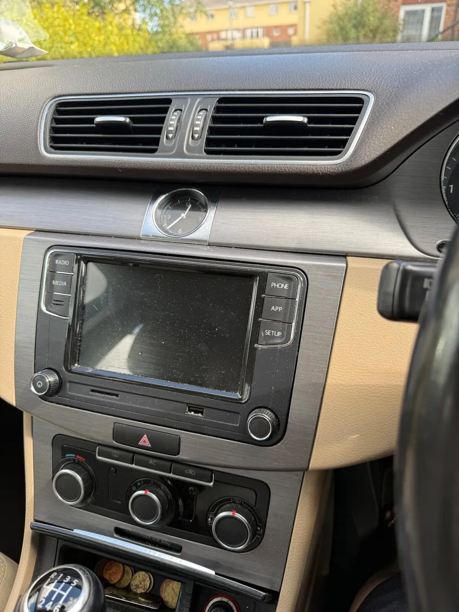Volkswagen Passat - Image 4