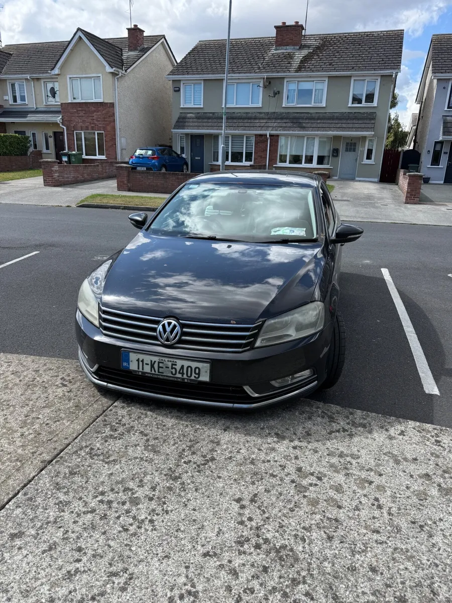 Volkswagen Passat - Image 1