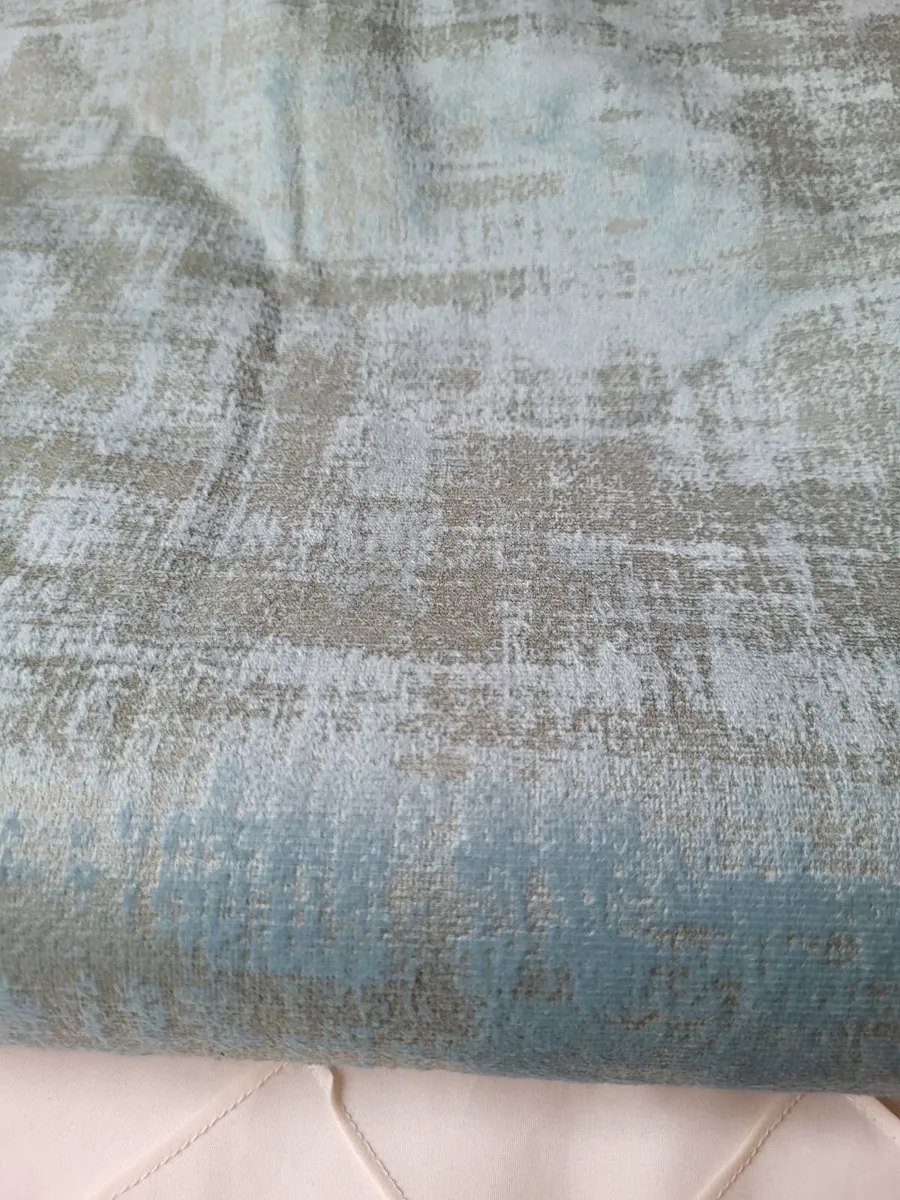 curtains - Image 1