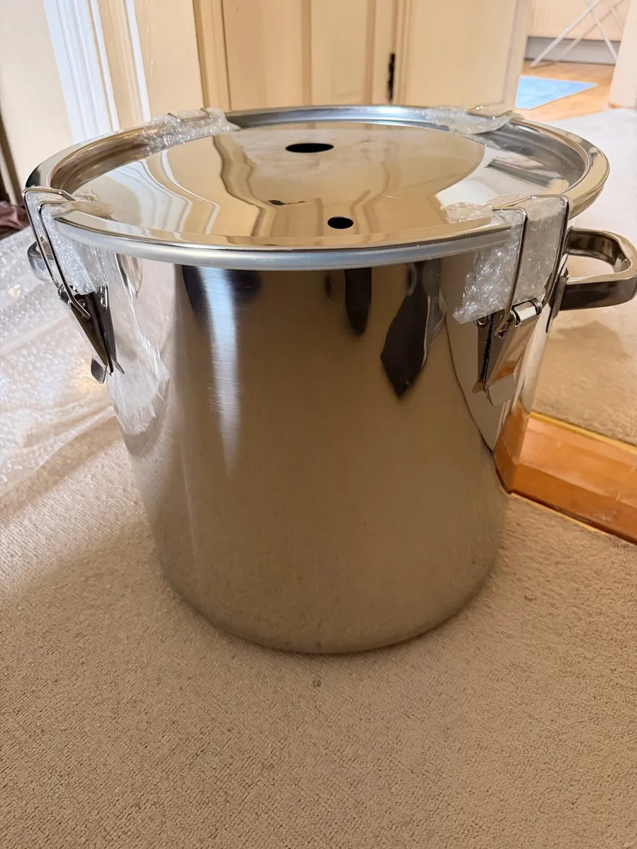 Wine making drum - Image 1
