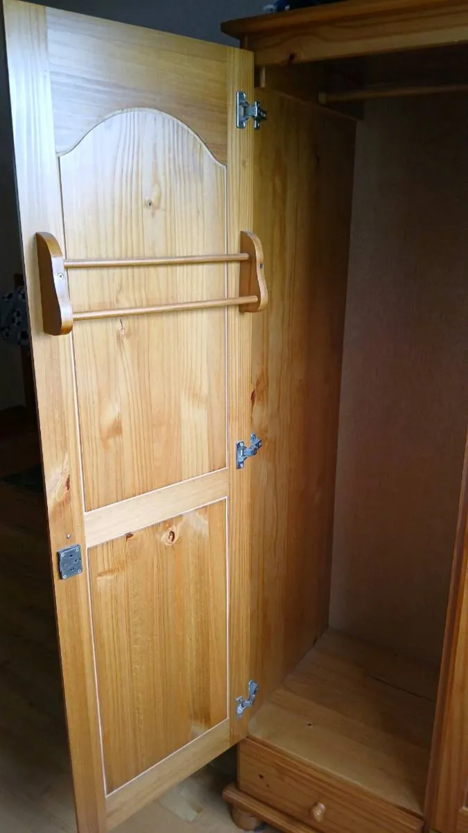 Wardrobe - Image 4