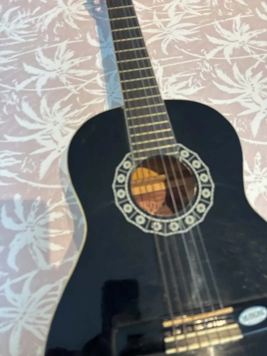 Valencia children's guitar - Image 1