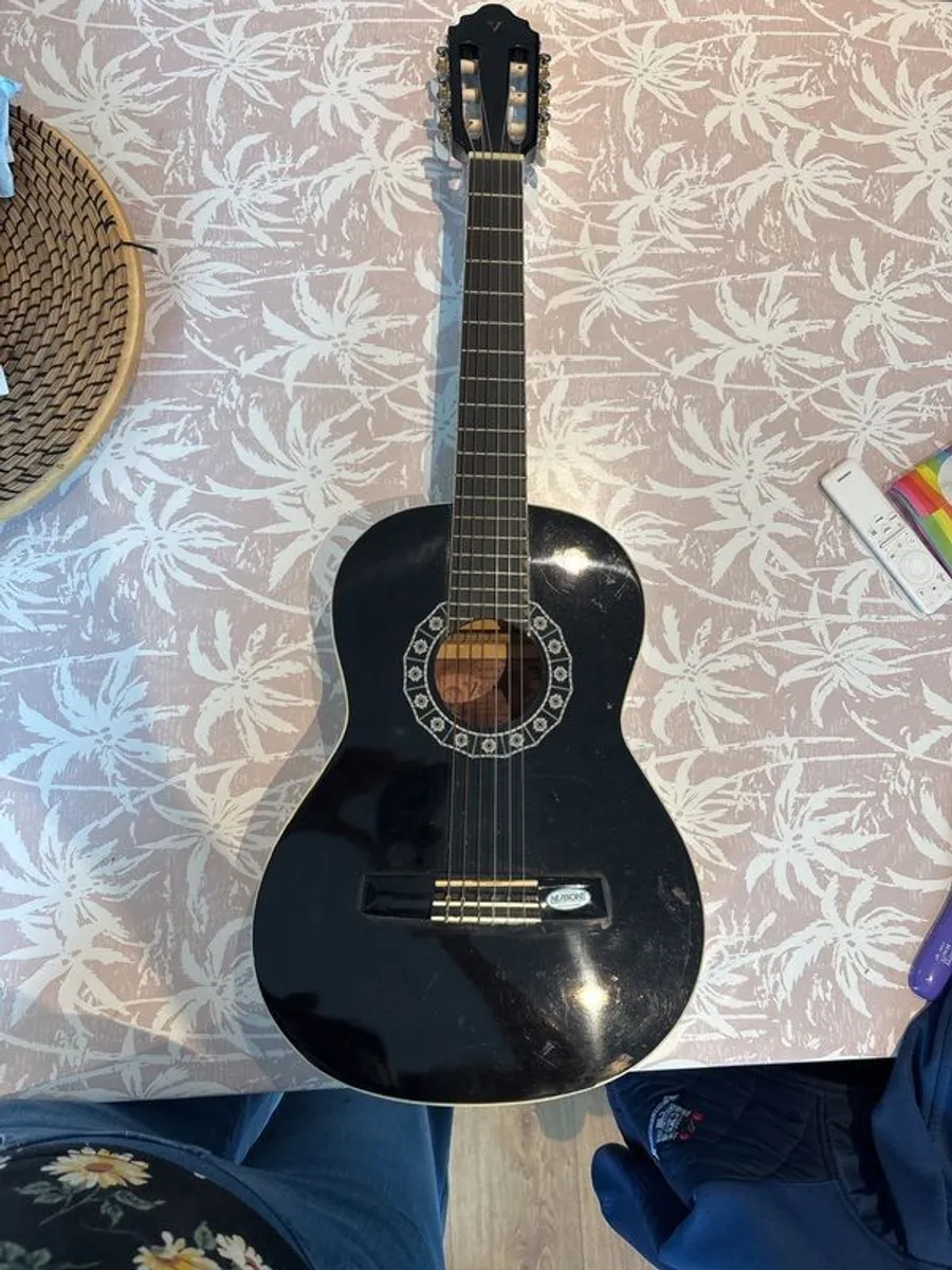 Valencia children's guitar - Image 2