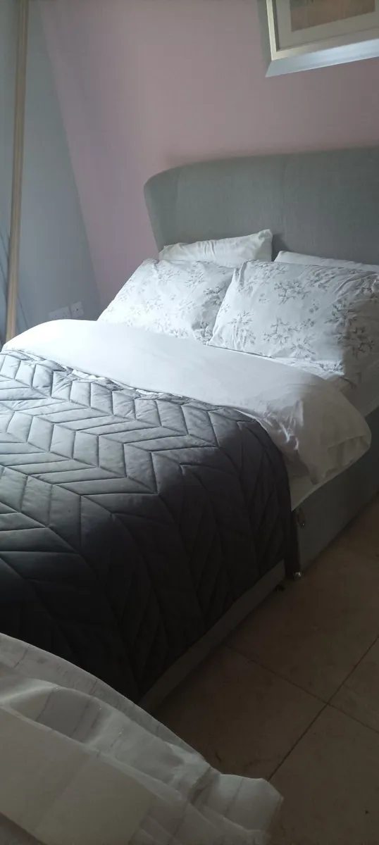 Double bed - Image 3