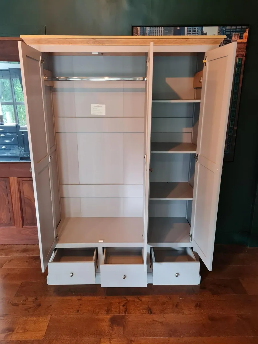 Wardrobe - Image 3