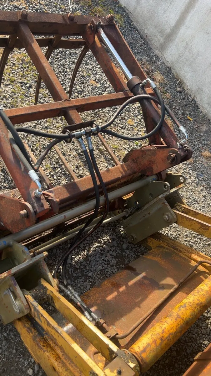 Hydraulic hose repair - Image 3