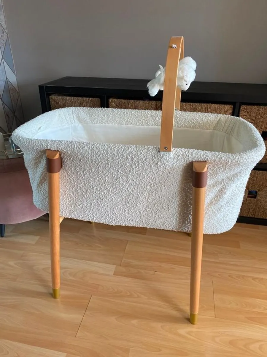 Baby Elegance Vola Baby Crib - Image 1