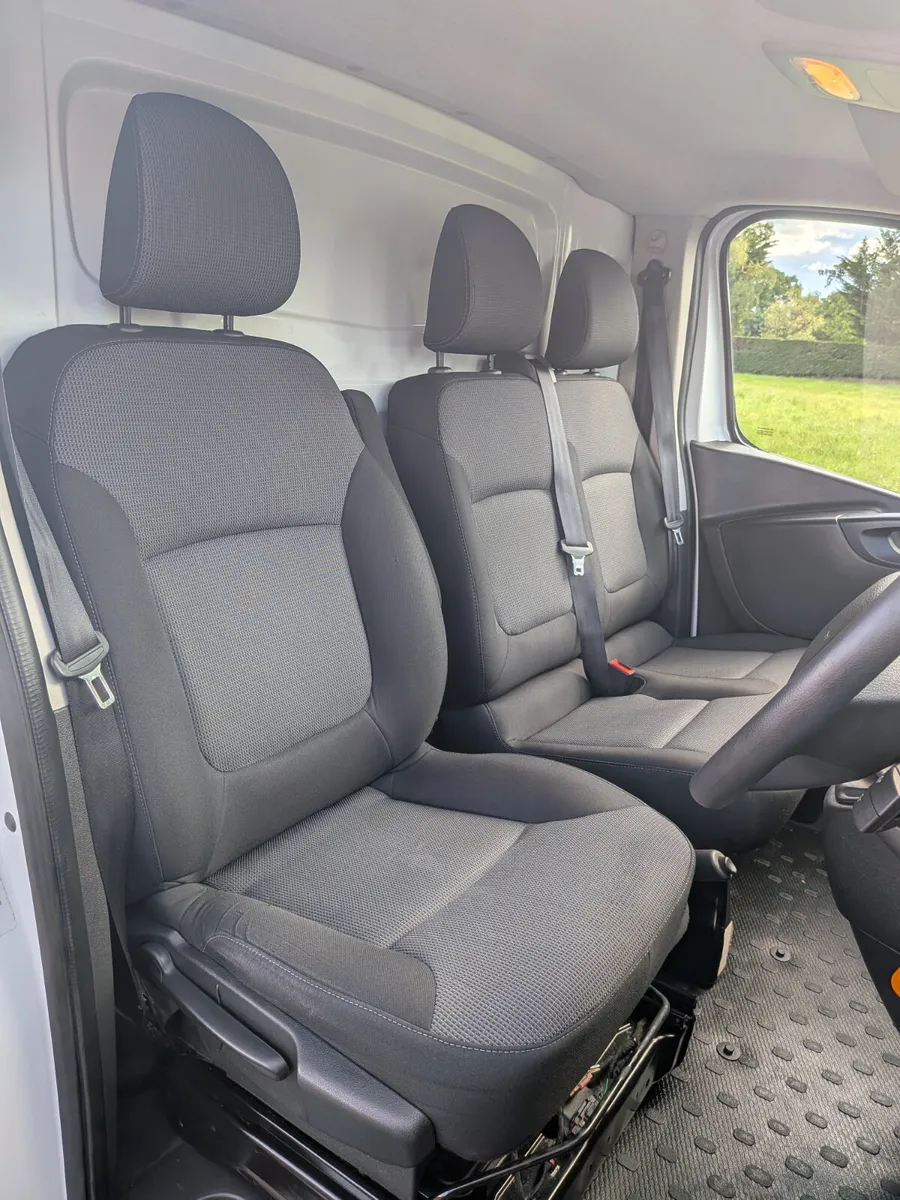 Renault Trafic Business Plus 2021/ NEW CVRT 07/27 - Image 3
