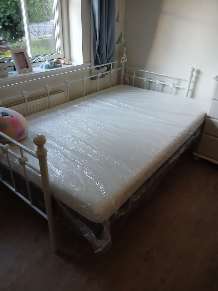 Small double Mattress - Image 2