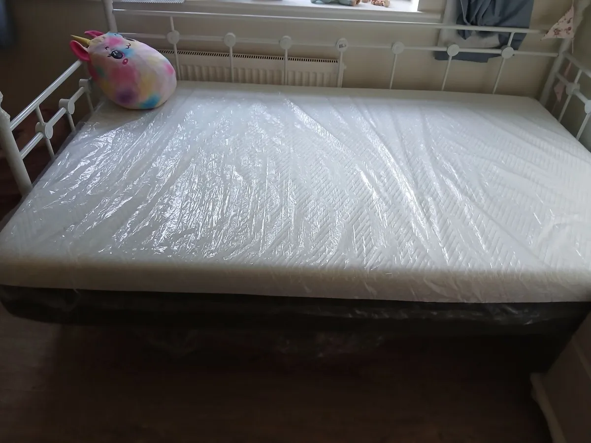 Small double Mattress - Image 3