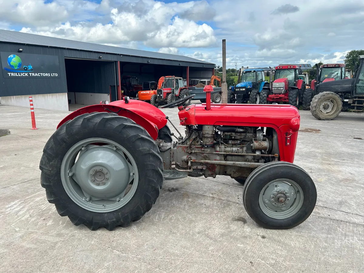 1963 MASSEY FERGUSON 35 - Image 1
