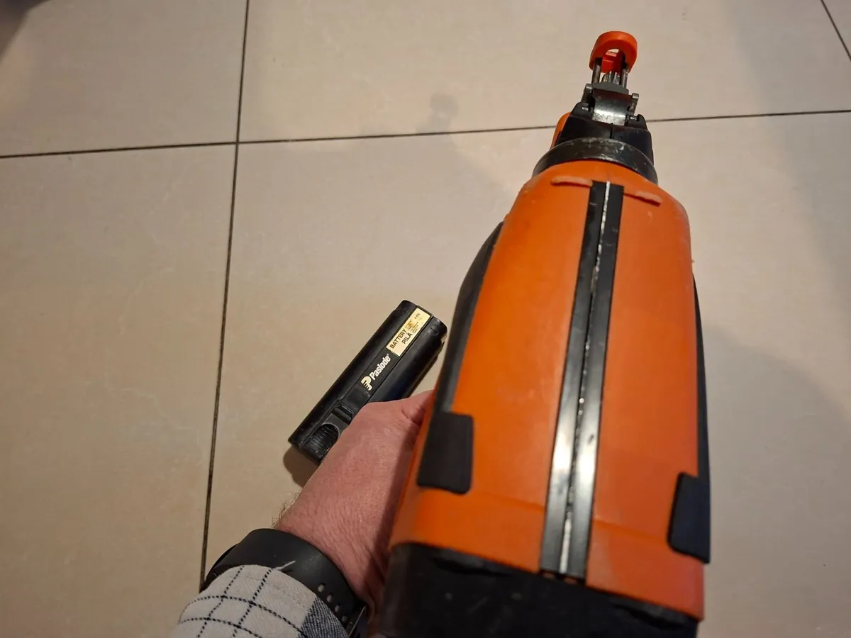 Paslode im65 F16 2nd fix Nail Gun"Fully Serviced" - Image 4