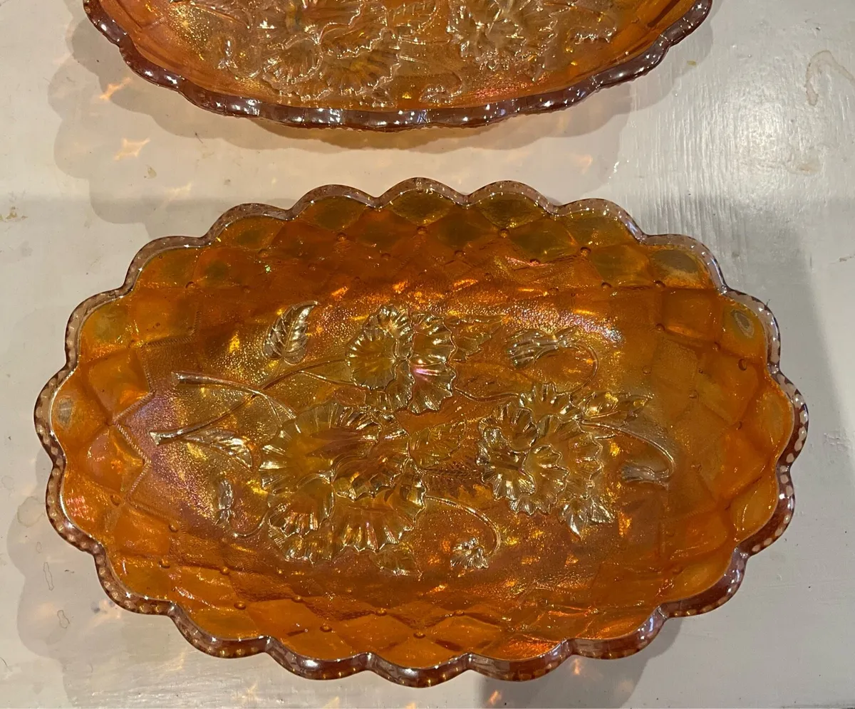 Set of 2 Oval CARNIVAL Glass Dishes - Image 1