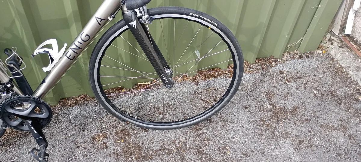 Enigma Titanium Echo road bike - Image 3