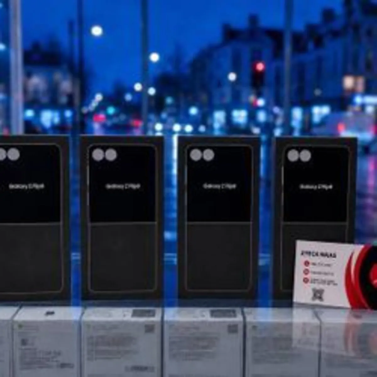 Samsung Z Flip 8 Samsung Z Flip 8 Samsung Z Flip 8