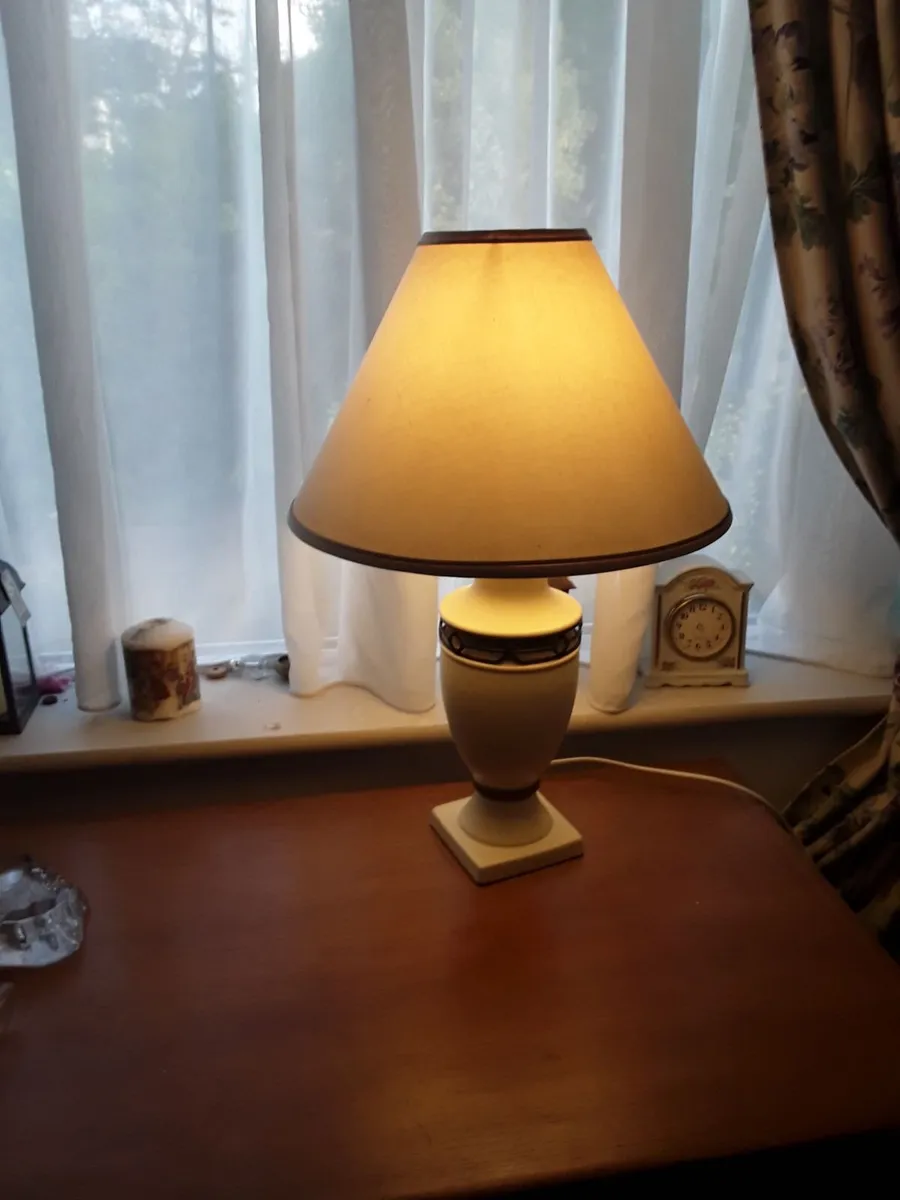 Lovely 1980s vintage table lamp - Image 1
