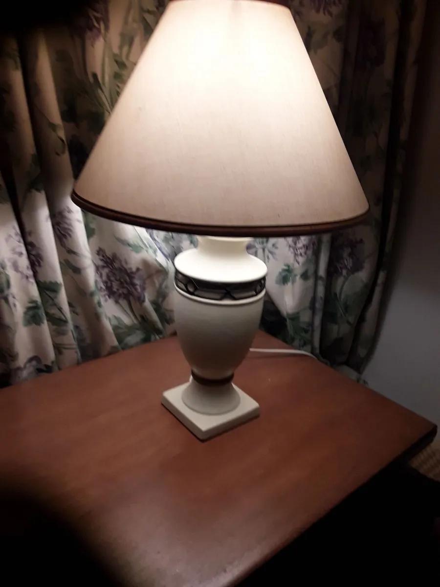 Lovely 1980s vintage table lamp - Image 4
