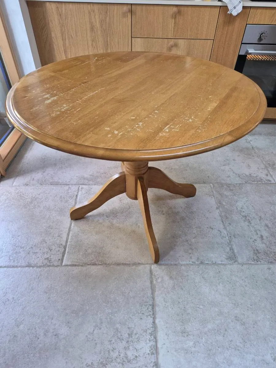 Dining table - Image 1