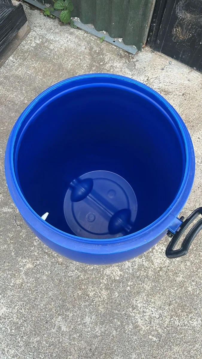 Blue barrels with clamp seal lids - Image 2