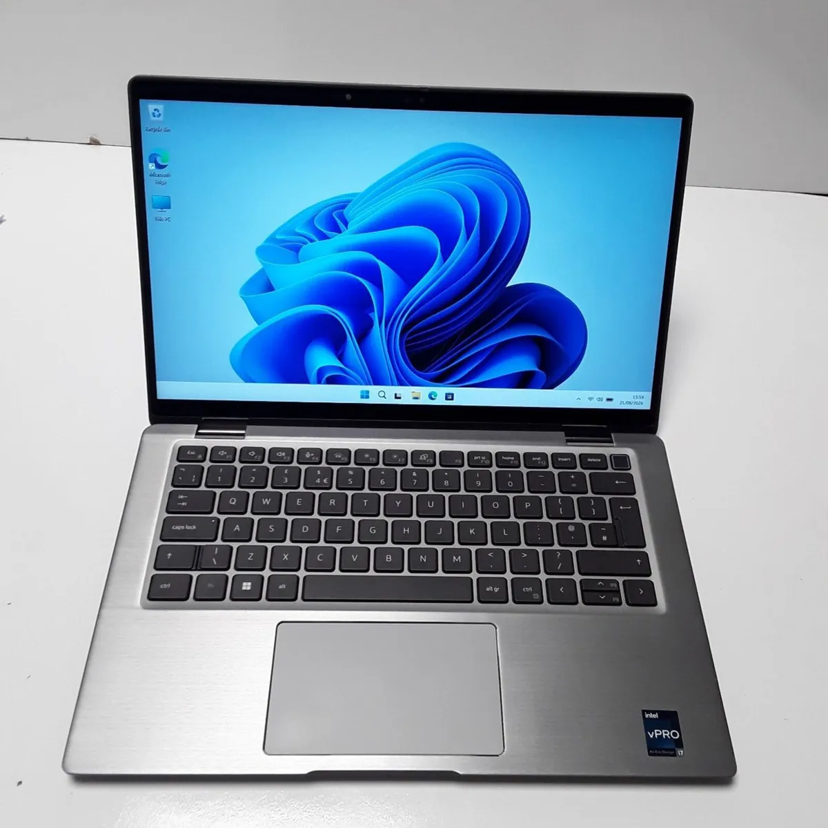 Dell Latitude 7430 | Intel Core i7-1265U | 32GB - Image 1