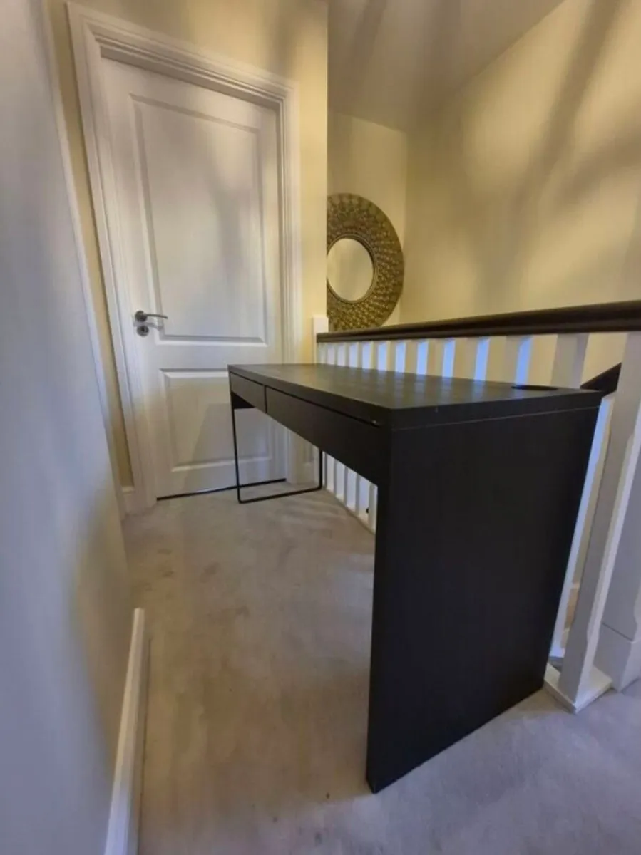 Desk - Image 4