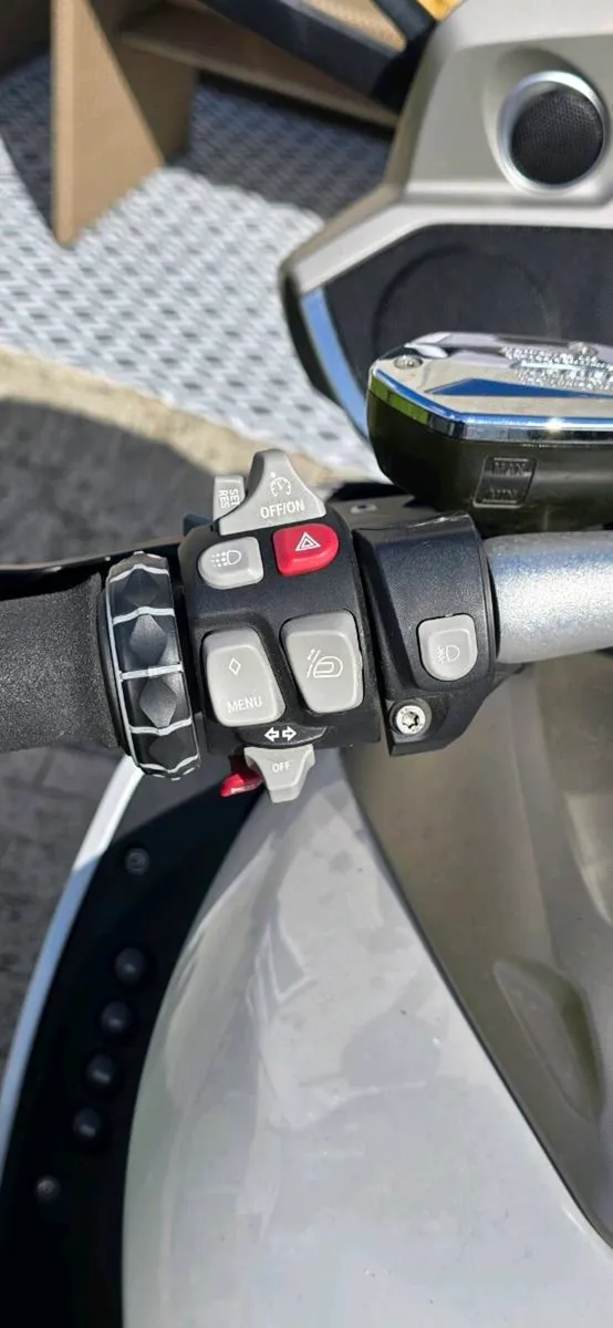 Motorbike - Image 4