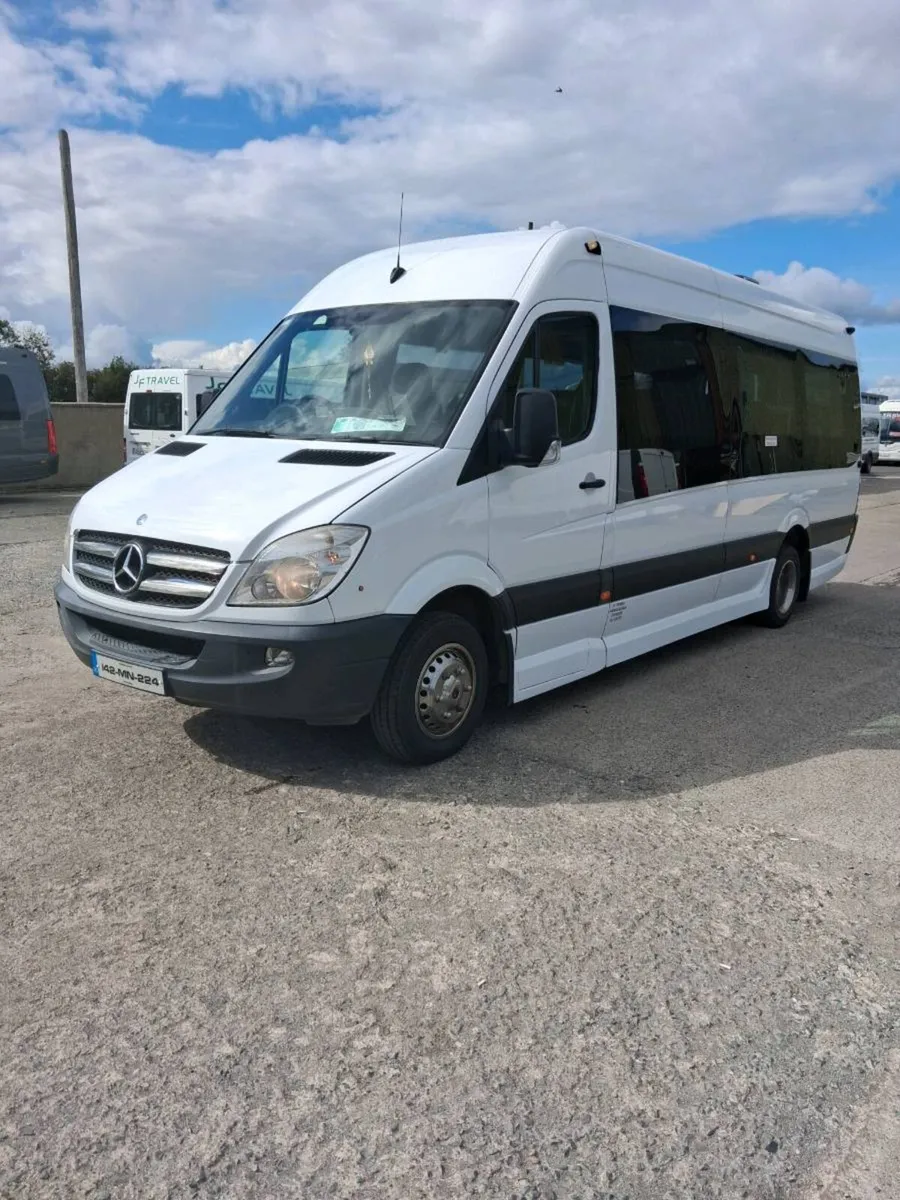 Mini bus - Image 1