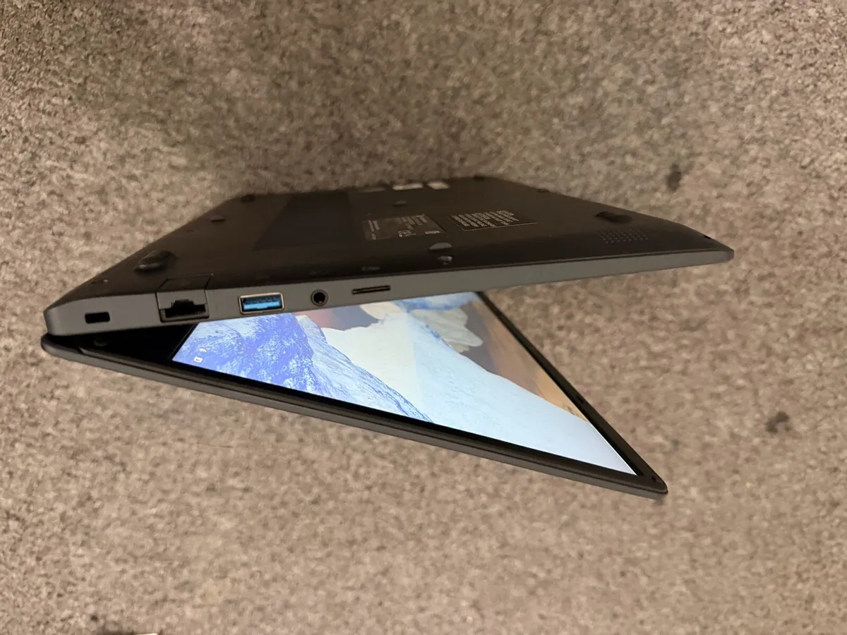 Dynabook Satellite Pro C40-G-109 14" Laptop - Image 2