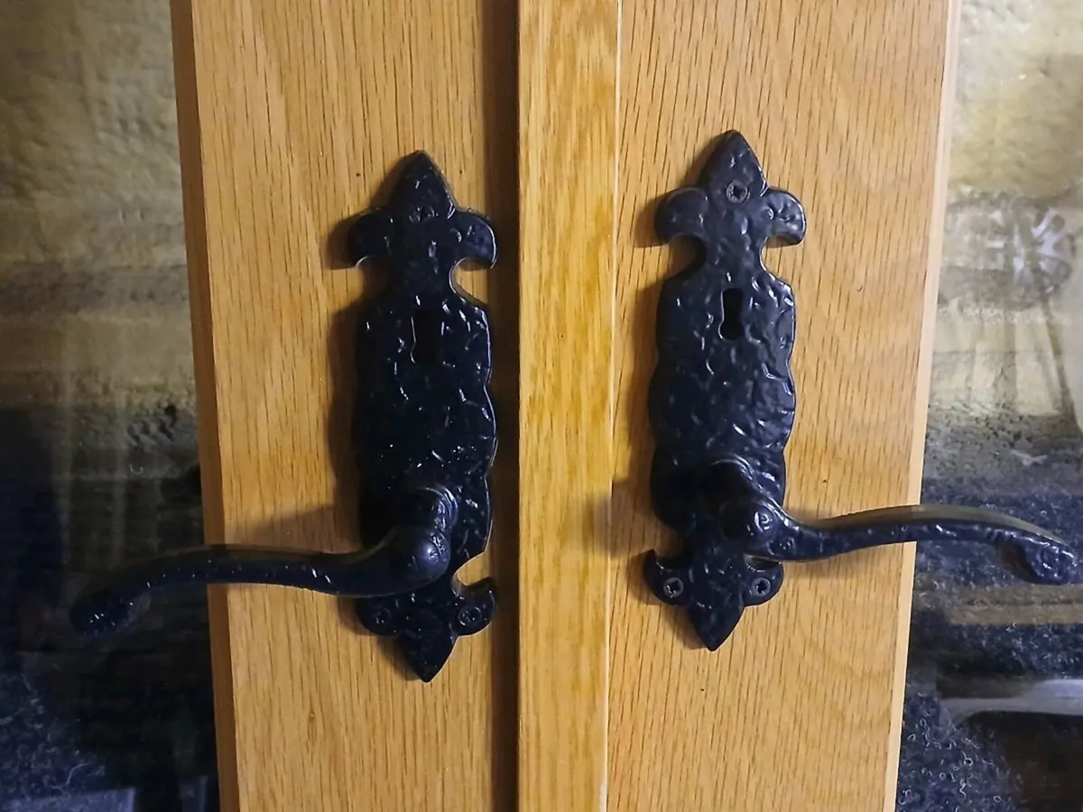 Oak double doors bevelled glass - Image 2