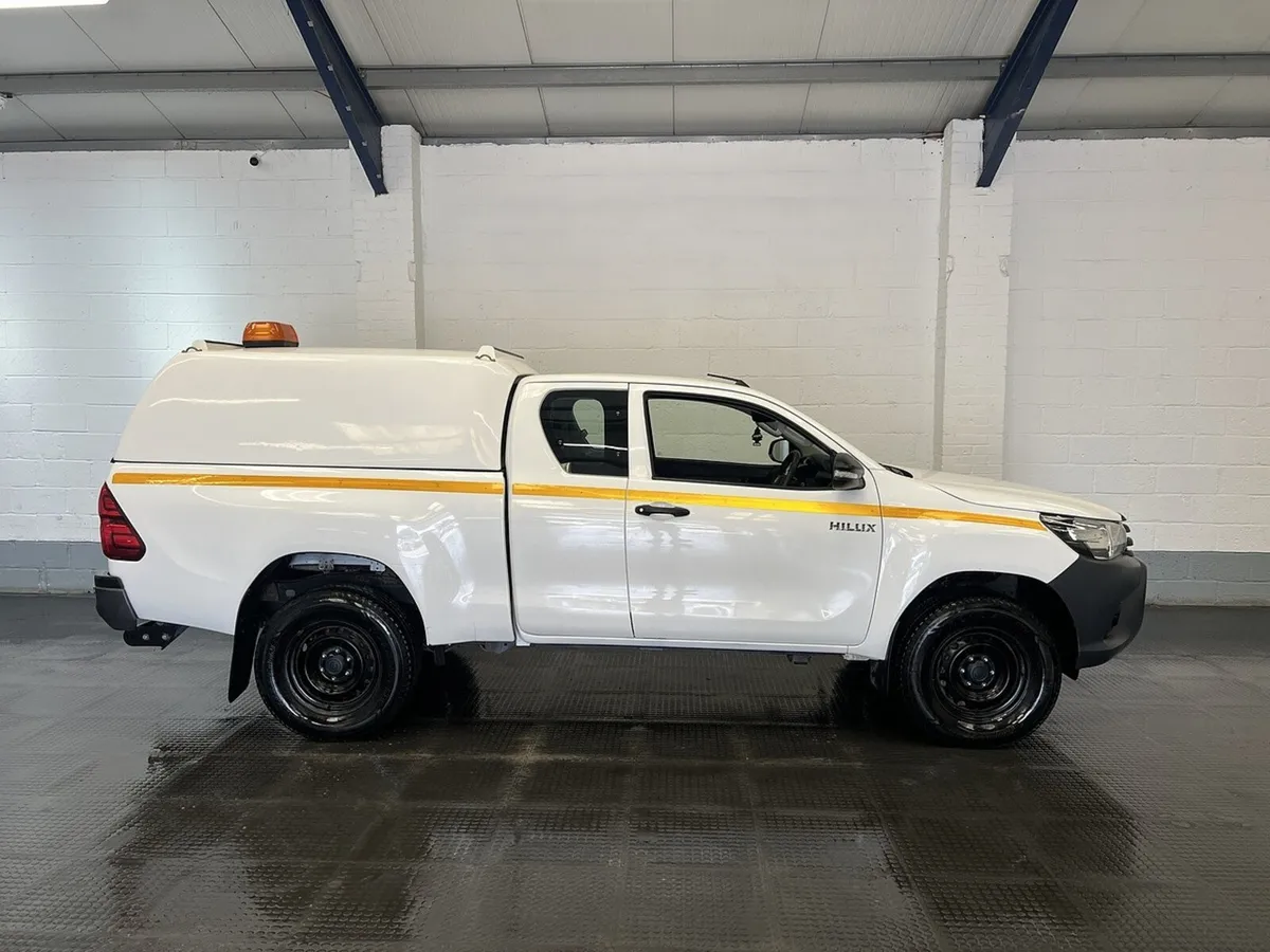 2020 Toyota Hilux PickUp Van - Image 1