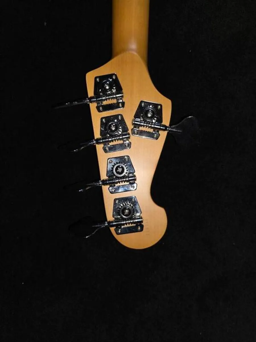 Maruszczyk five string Precision Bass - Image 4