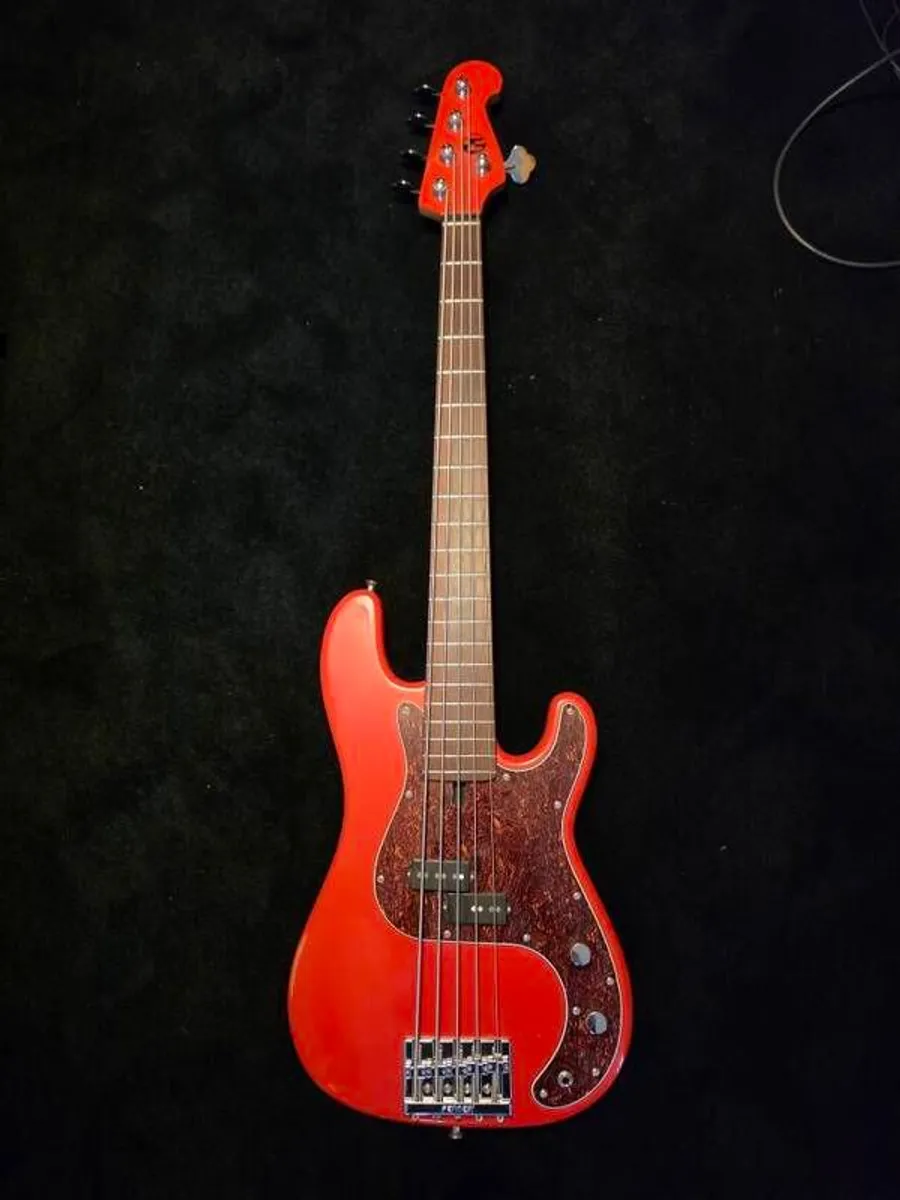 Maruszczyk five string Precision Bass - Image 1