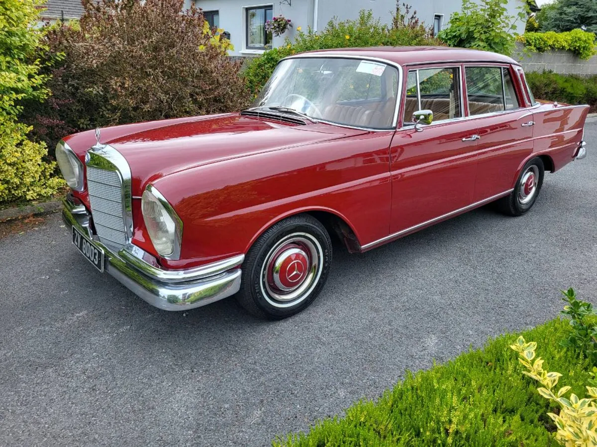 Mercedes 220SE Fintail - Image 2