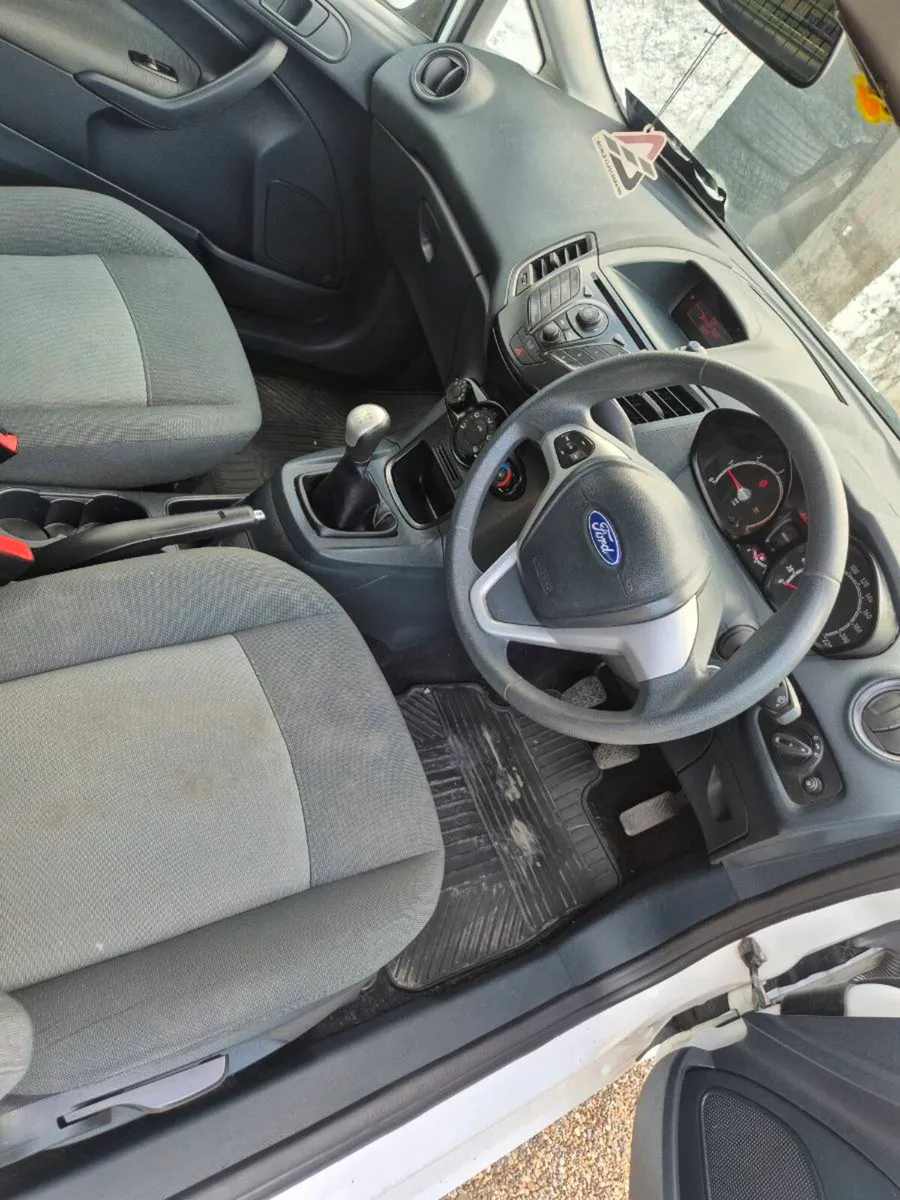 Ford Fiesta Van - Image 3