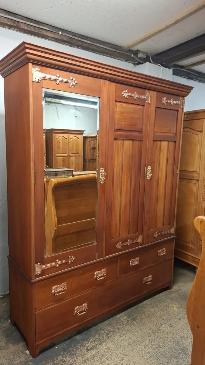 Late victorian  3 door wardrobe - Image 1