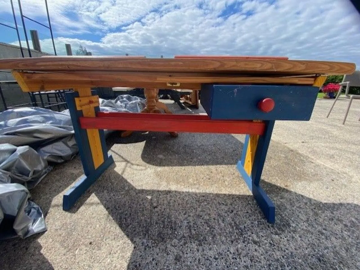 Childs study / art desk - Image 1