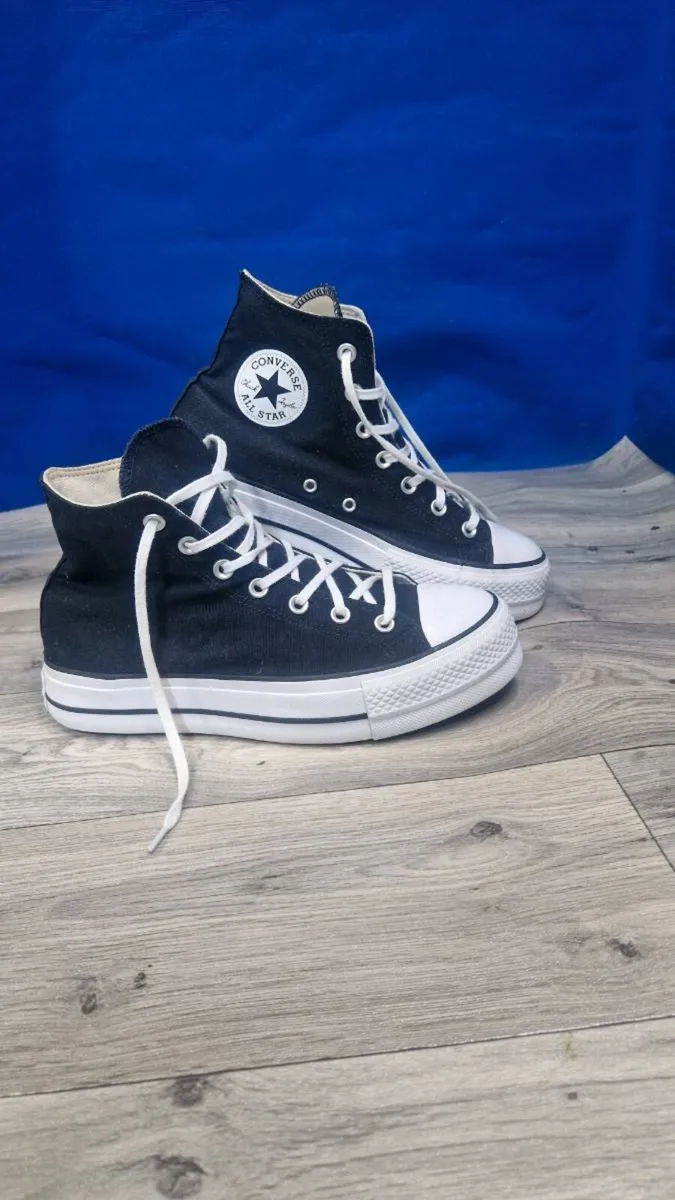 Converse Chuck Taylor Platform High Top - Image 1