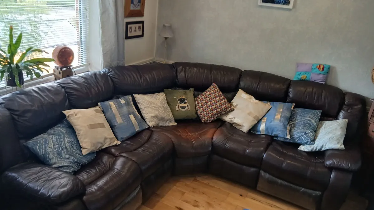 Brown leather corner suite - Image 2