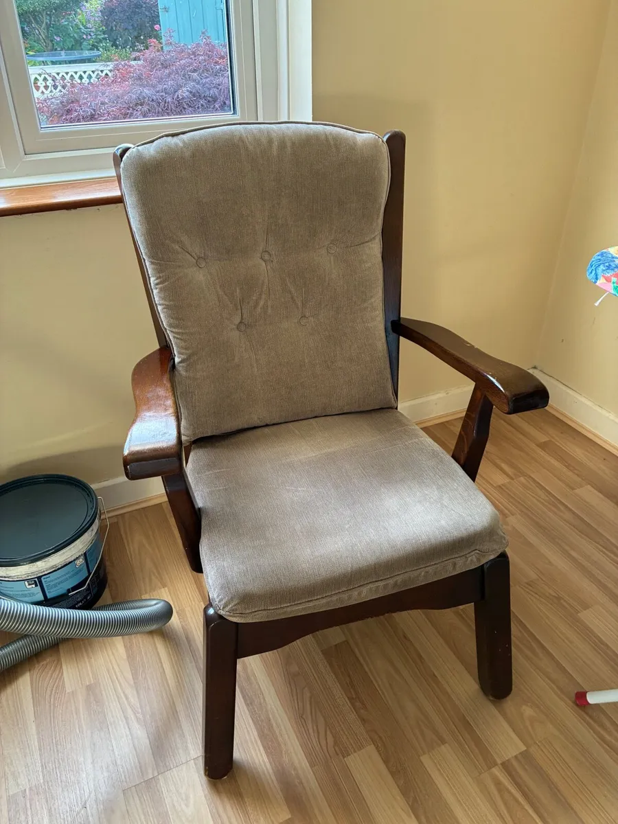 2 fireside chairs - Image 1