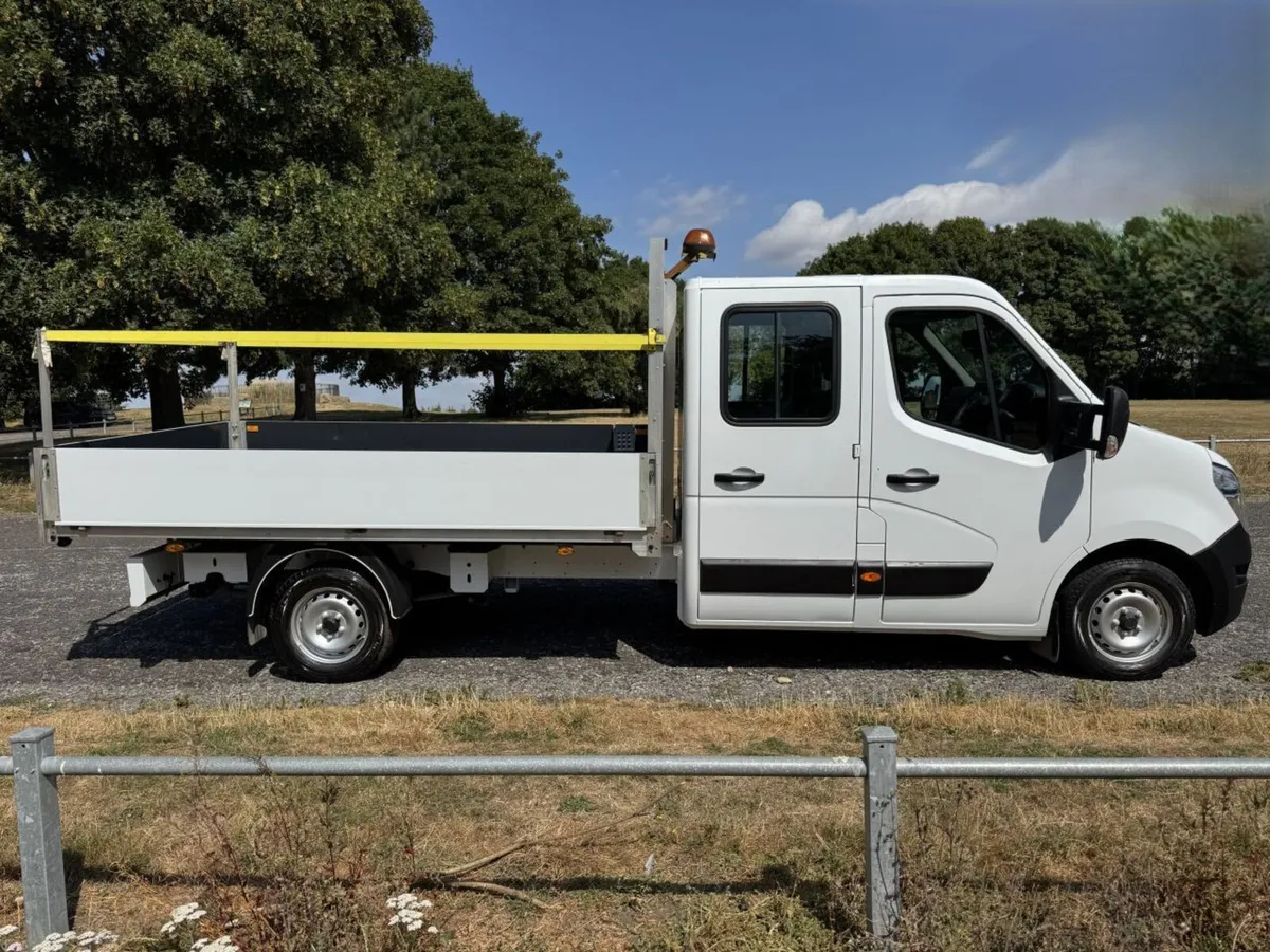 2021 Nissan NV400 Dropside Van - Image 1