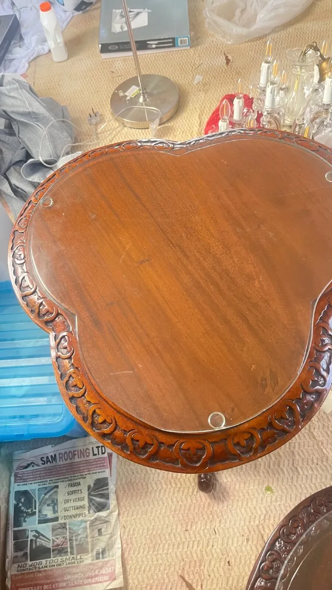 Shamrock-Shaped Occasional Table – Carved Border - Image 4