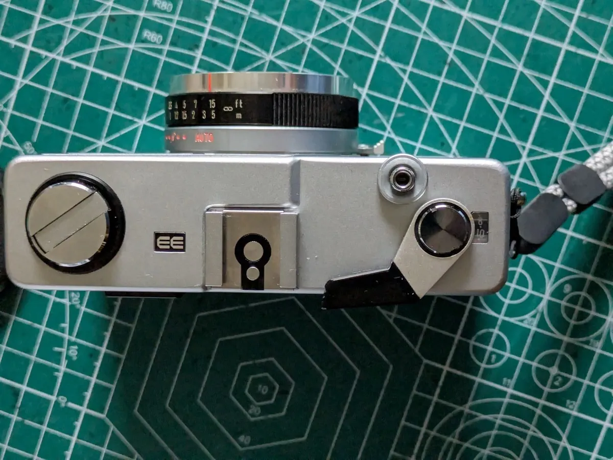 Mamiya 135 EE rangefinder film camera - Image 2