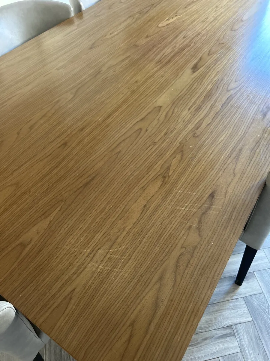 Kitchen table and chairs - Image 3