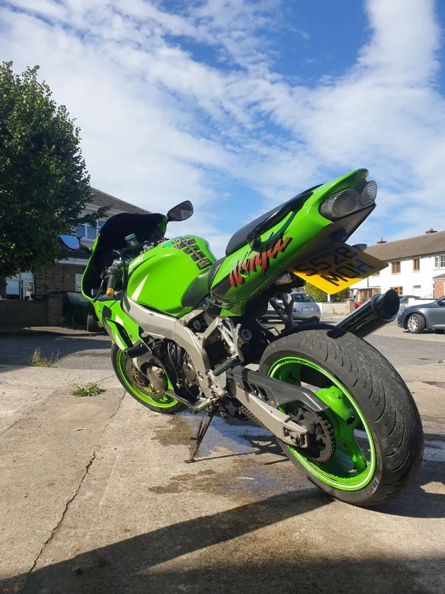 1998 Kawasaki ZX6R - Image 1