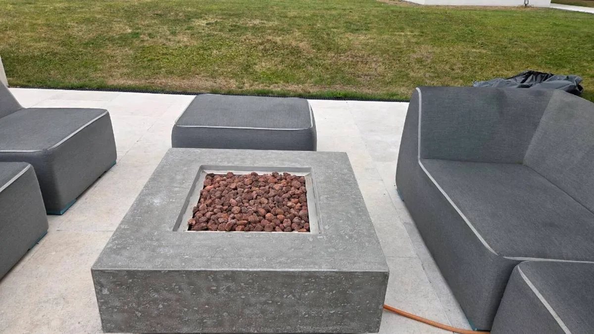 High-end Elementi Manhattan Fire Pit Table - Image 4