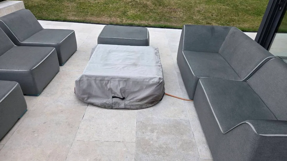 High-end Elementi Manhattan Fire Pit Table - Image 2