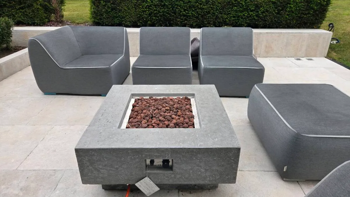 High-end Elementi Manhattan Fire Pit Table - Image 1